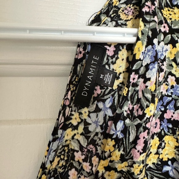 ‼️ Floral dynamite top  (included in BOGO 50% off) - Picture 3 of 4